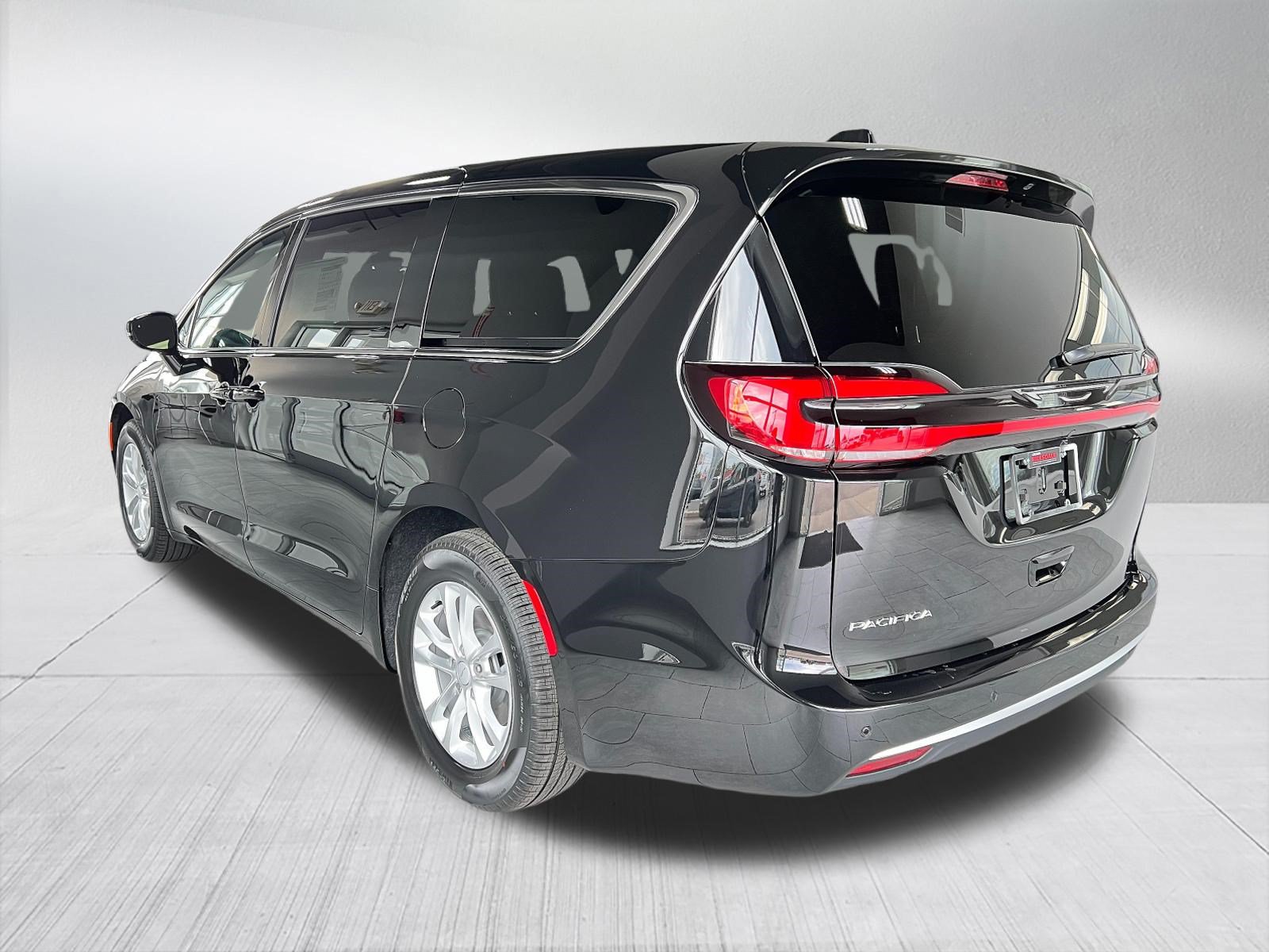 New 2027 Chrysler Pacifica Select FWD image 6