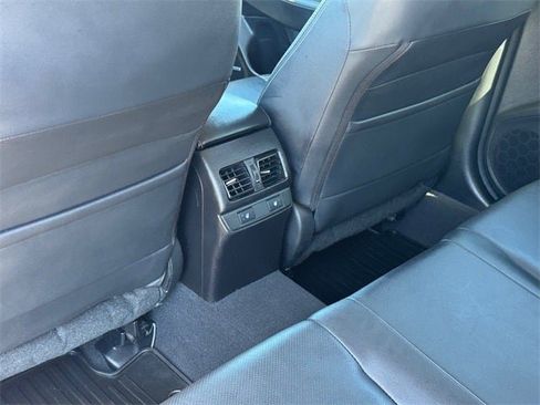 Used 2017 Subaru Outback 2.5i Limited image 10