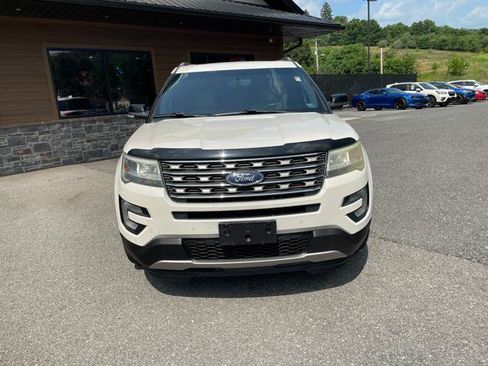 Used 2016 Ford Explorer XLT w/ Equipment Group 202A AWD/4WD image 12