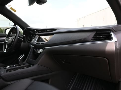 Certified 2023 Cadillac XT6 Luxury FWD image 24