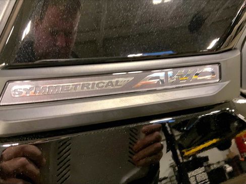 Certified 2025 Subaru Forester Limited image 9