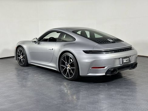 Used 2025 Porsche 911 Carrera RWD image 3