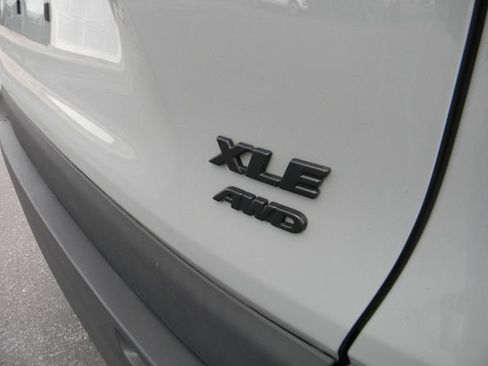 Used 2021 Toyota RAV4 XLE Premium AWD/4WD image 8