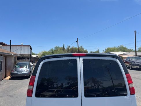 Used 2017 Chevrolet Express 3500 LT w/ LT Preferred Equipment Group RWD image 47