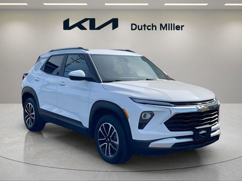 Used 2025 Chevrolet TrailBlazer LT AWD/4WD image 1