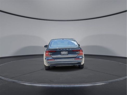 Used 2024 Volvo S60 B5 Core image 12