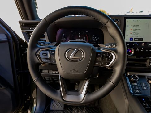 Used 2026 Lexus GX 550 image 19