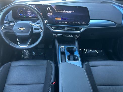 Used 2025 Chevrolet Equinox EV LT w/ Convenience Package image 16