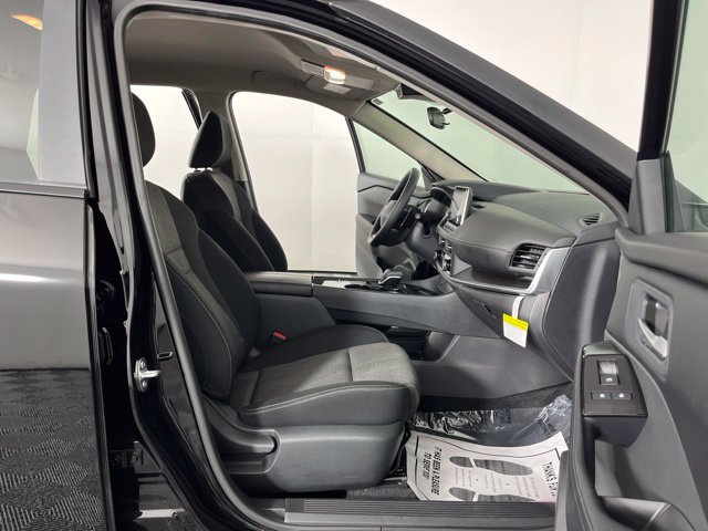 Certified 2026 Nissan Rogue SV FWD image 39