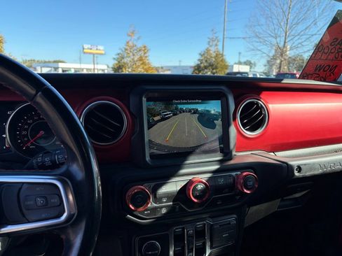 Used 2022 Jeep Wrangler Unlimited Rubicon AWD/4WD image 18