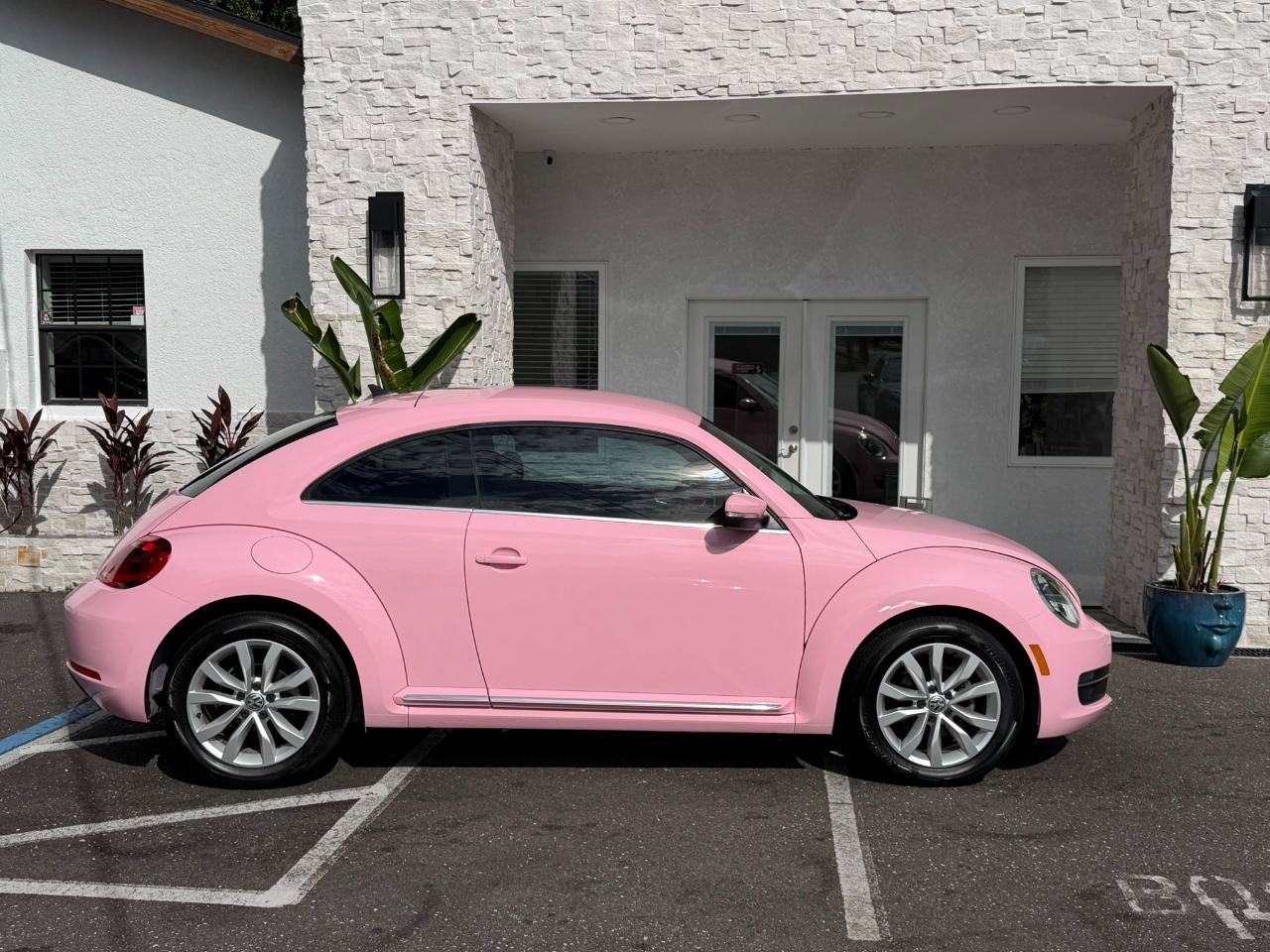 Used 2014 Volkswagen Beetle TDI FWD image 16