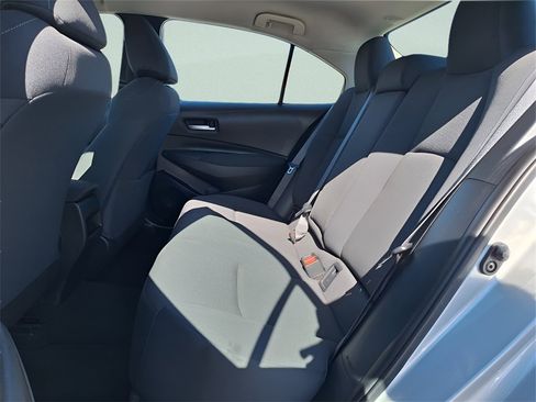 Used 2021 Toyota Corolla LE image 21