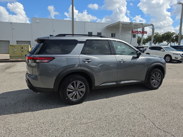 Used 2026 Nissan Pathfinder SV FWD image 9