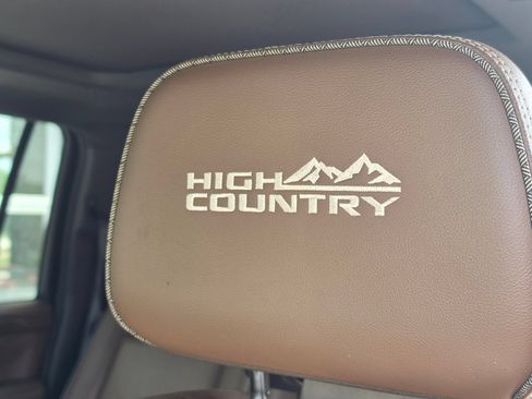 Used 2021 Chevrolet Suburban High Country w/ Premium Package AWD/4WD image 13