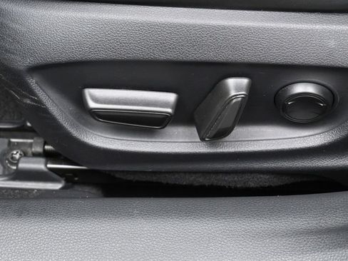Certified 2024 Toyota Prius XLE FWD image 10