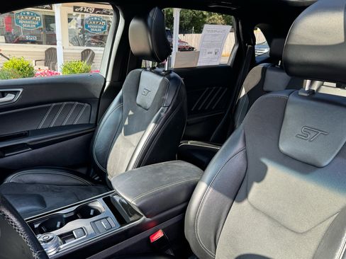 Used 2019 Ford Edge ST w/ Convenience Package image 5