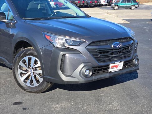 Used 2023 Subaru Outback Premium image 2