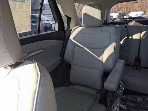 New 2026 Ford Explorer Active w/ Active Comfort Package AWD/4WD image 12