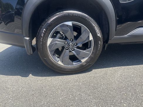 Certified 2026 Nissan Rogue SV w/ SV Premium Package FWD image 27
