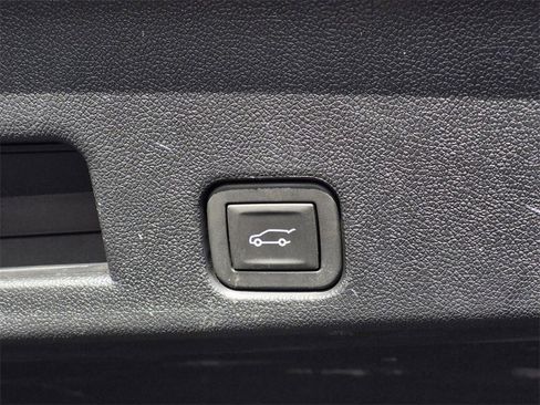 Certified 2025 GMC Acadia Elevation image 9