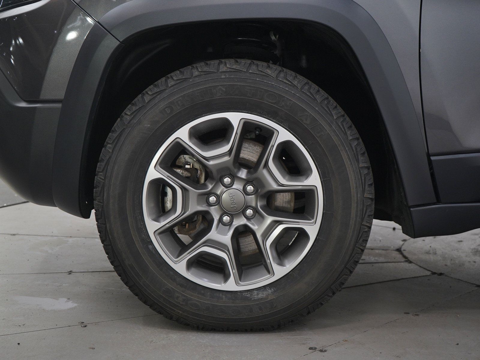 Used 2021 Jeep Cherokee Trailhawk w/ Trailer Tow Group AWD/4WD image 28