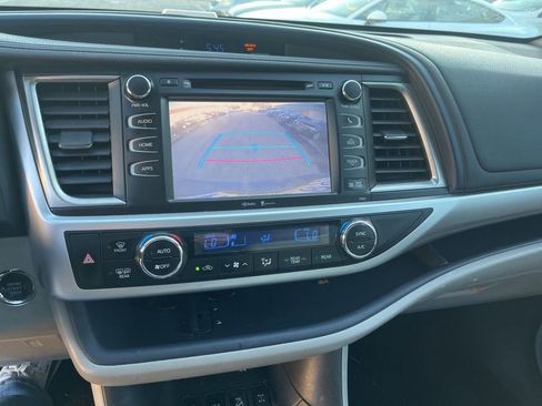 Used 2015 Toyota Highlander XLE image 12