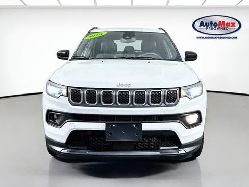 Used 2024 Jeep Compass Latitude AWD/4WD image 6