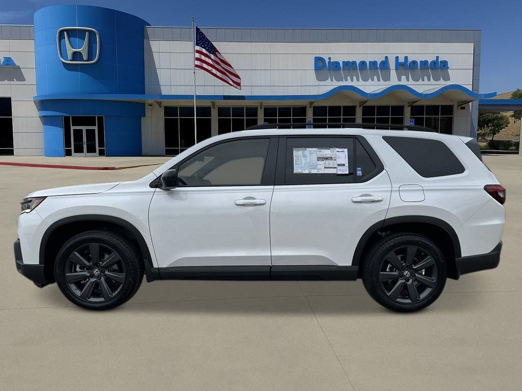 New 2026 Honda Pilot Sport image 2