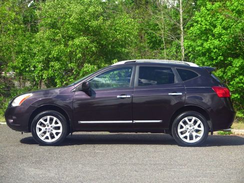 Used 2013 Nissan Rogue SL AWD/4WD image 2