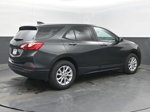 Used 2020 Chevrolet Equinox LS w/ LS Convenience Package image 7