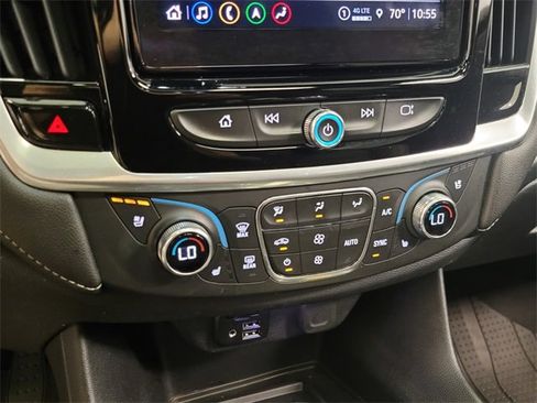 Used 2023 Chevrolet Traverse Premier image 9
