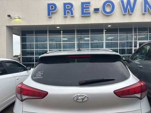 Used 2017 Hyundai Tucson SE AWD/4WD image 8