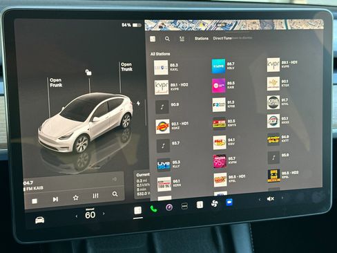 Used 2023 Tesla Model Y AWD image 18