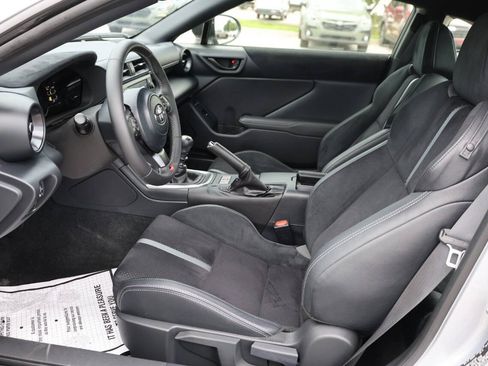Used 2025 Toyota GR86 Premium w/ Performance Package RWD image 13