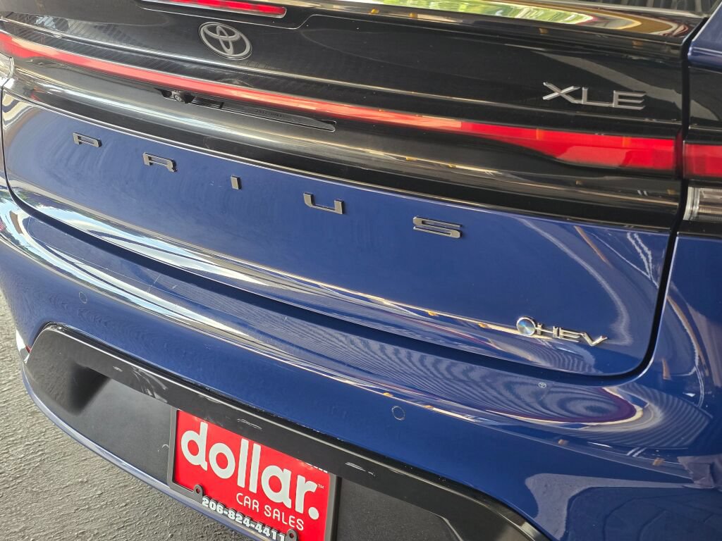 Used 2024 Toyota Prius XLE FWD image 12