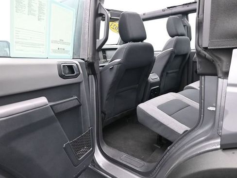 Used 2023 Ford Bronco Base image 18