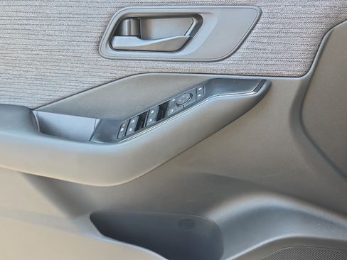 Used 2023 Nissan Rogue S FWD image 28