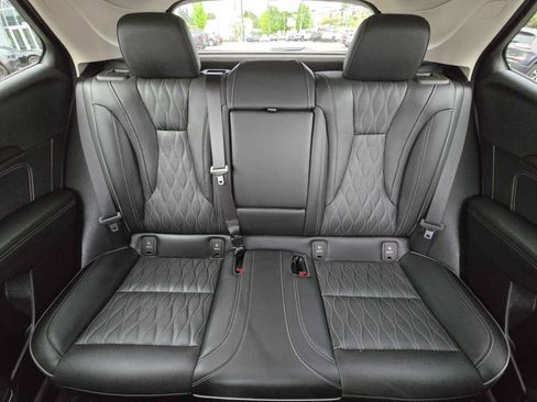 Used 2023 Buick Envision Avenir AWD/4WD image 17