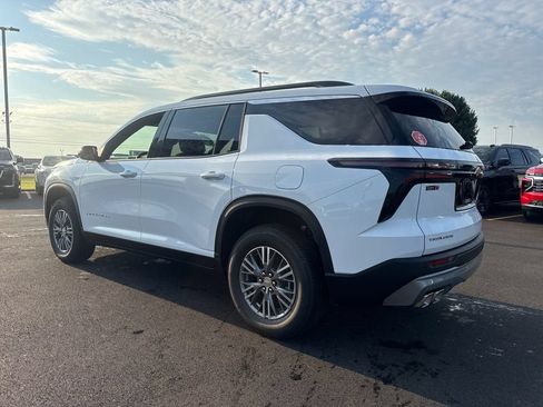 New 2026 Chevrolet Traverse LT FWD image 4