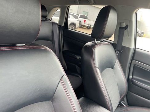 Used 2025 Mitsubishi Outlander Sport SE image 11