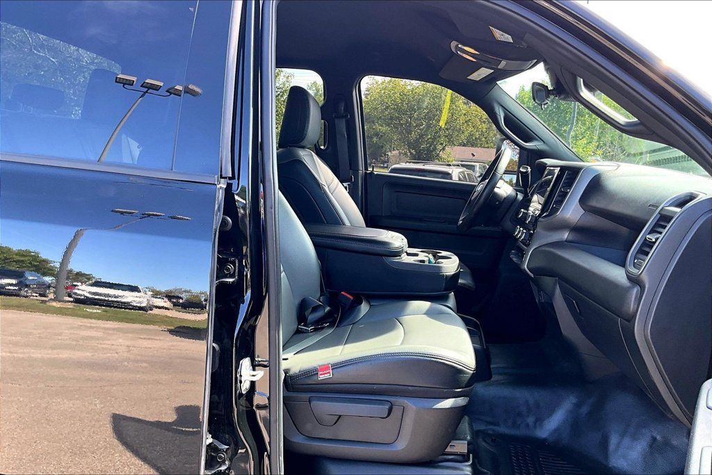 Used 2025 RAM 2500 Tradesman w/ Chrome Appearance Group AWD/4WD image 7