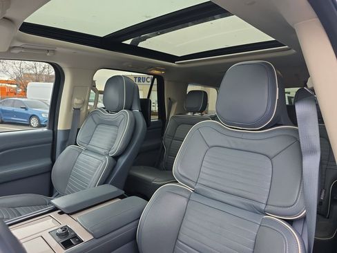 Used 2022 Lincoln Navigator Black Label image 19