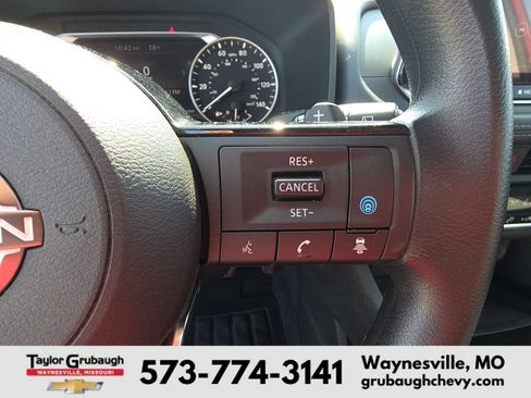Used 2023 Nissan Rogue SV AWD/4WD image 19