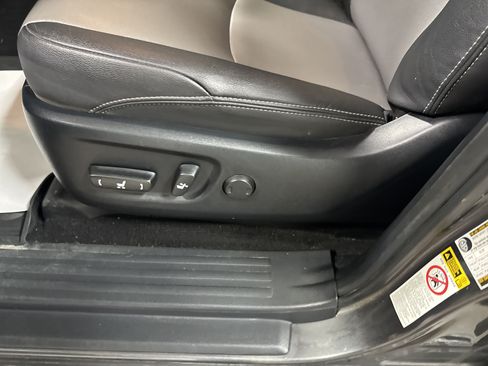 Used 2019 Toyota 4Runner SR5 Premium w/ Four Season Floor Mat Package AWD/4WD image 12