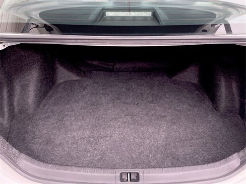 Used 2019 Toyota Corolla L image 22