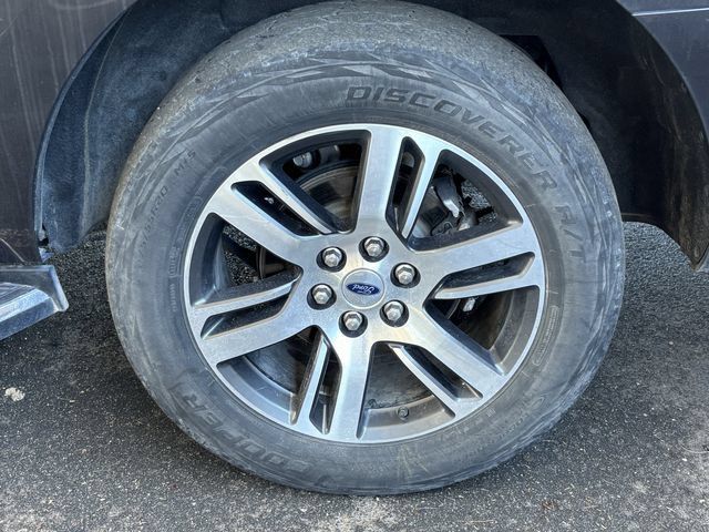 Used 2022 Ford Expedition Limited AWD/4WD image 8