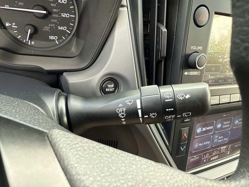 Used 2024 Subaru Crosstrek 2.0i w/ Crosstrek Mirror Package image 36