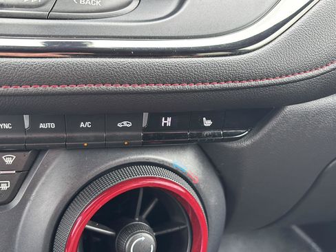 Used 2019 Chevrolet Blazer RS w/ Sun and Wheels Package AWD/4WD image 30