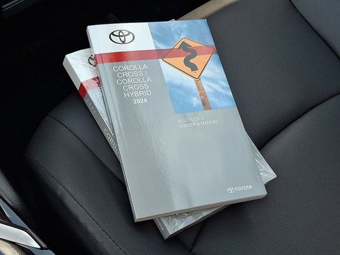 Certified 2024 Toyota Corolla Cross XLE w/ Convenience Package AWD/4WD image 24