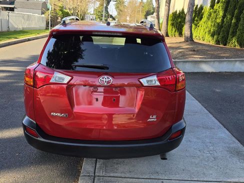 Used 2015 Toyota RAV4 LE image 7